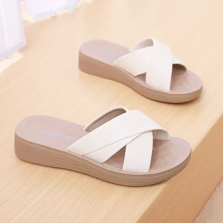 Cassy women's slip-on wedge slippers with open toe, ideal for summer fashion