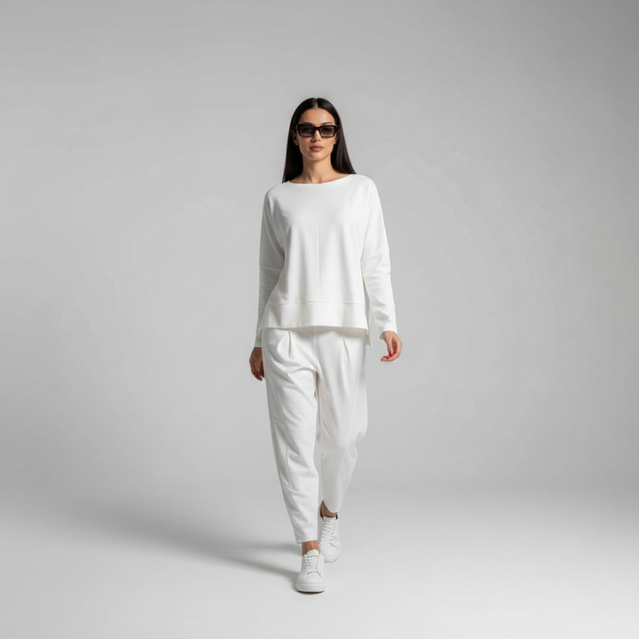 Modern women's 2-piece leisure set, cotton blend for a relaxed and stylish casual outfit
