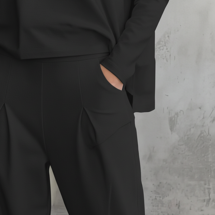 Cozy women's casual 2-piece set, soft cotton blend loungewear in a stylish design