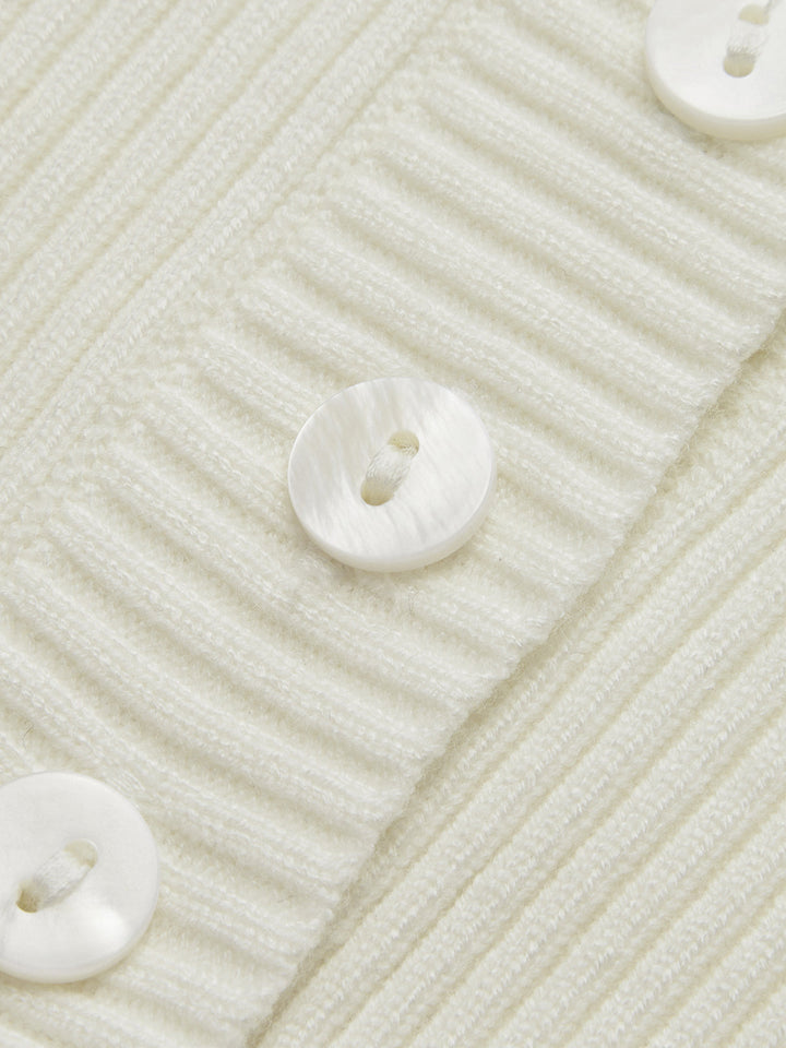 Versatile women's casual top with relaxed fit, ideal for everyday comfort and simple style.