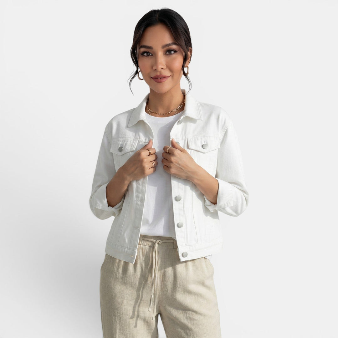 Women's casual fitted jacket, perfect for urban style & weekend wear. A versatile everyday fashion piece.
