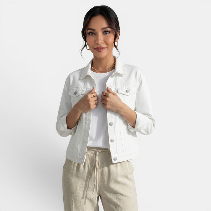 Women's casual fitted jacket, perfect for urban style & weekend wear. A versatile everyday fashion piece.
