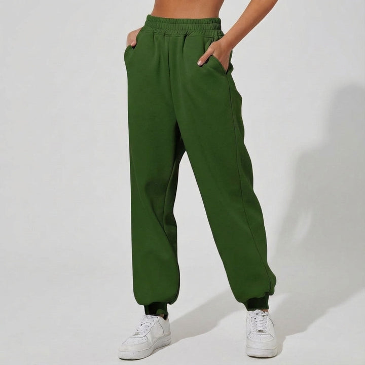 Detail of the elastic waistband and drawstring on women's Martha jogger pants, perfect for loungewear