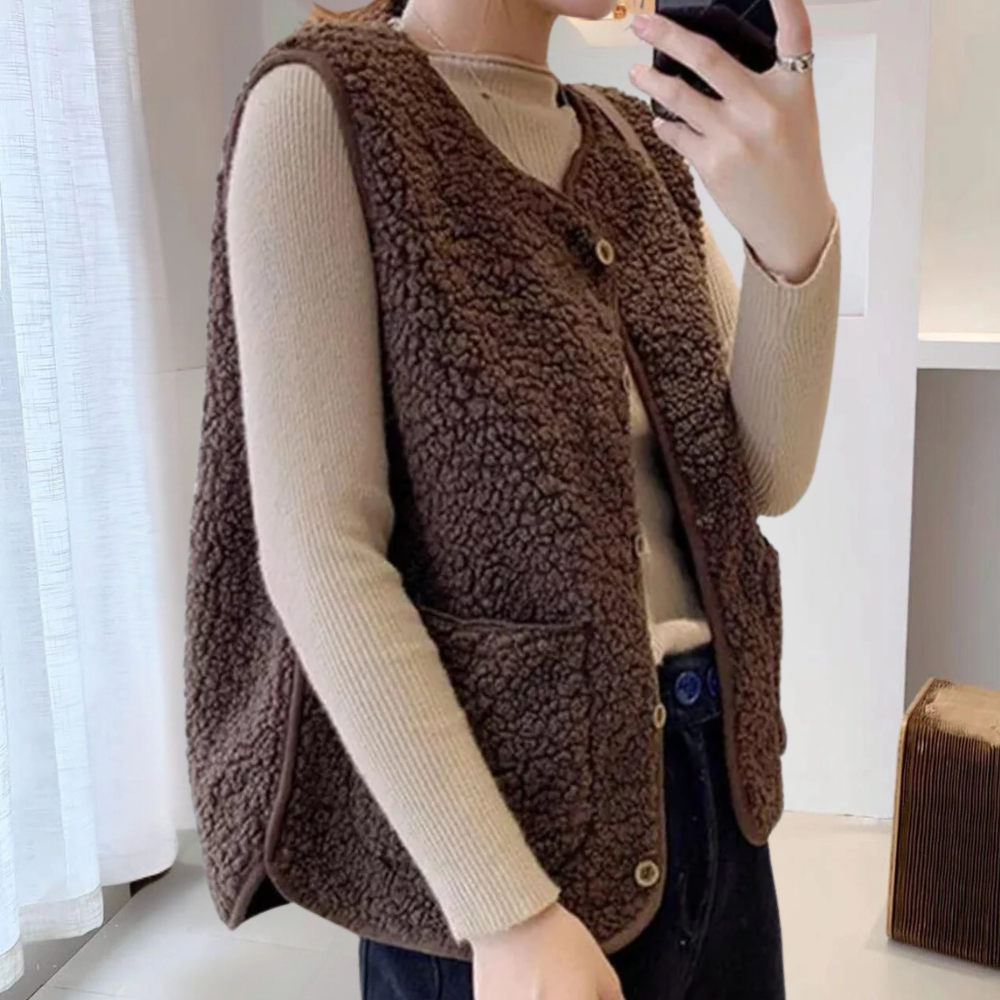 Women's casual knotted gilet, perfect for stylish layering & versatile fall fashion.