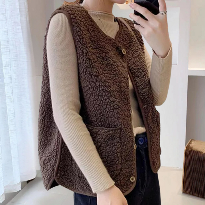 Women's casual knotted gilet, perfect for stylish layering & versatile fall fashion.
