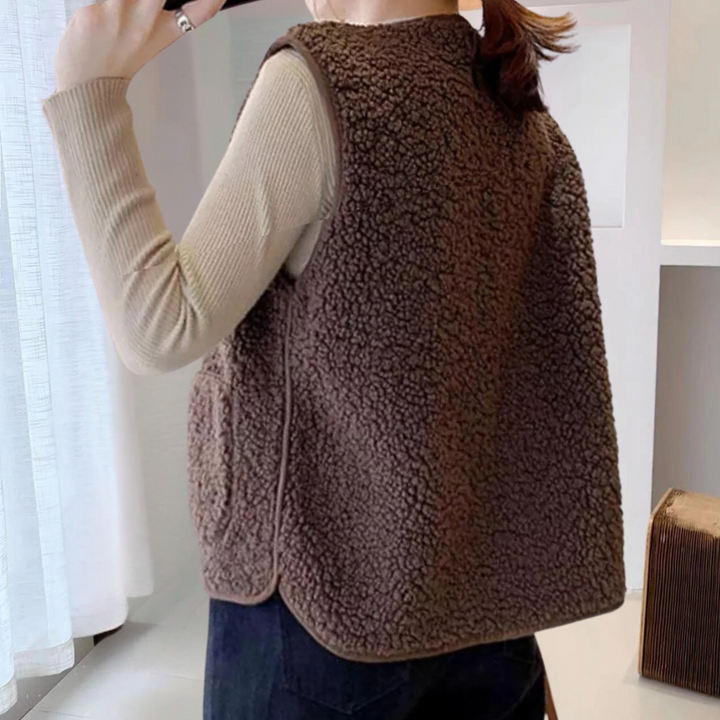 Casual women's knotted bodywarmer, a fashionable layering piece for any season.