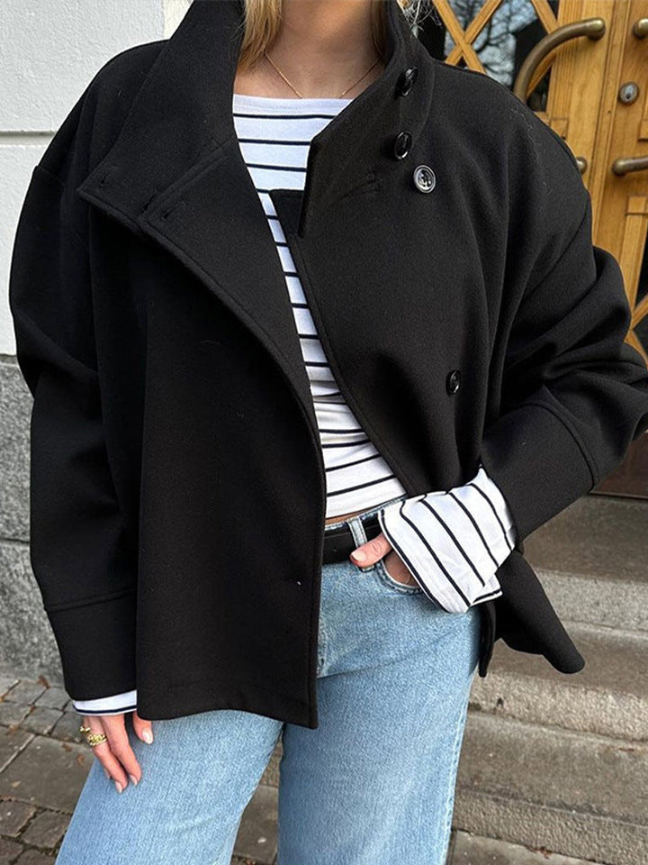 Comfortable women's short casual jacket, relaxed fit, high neck, versatile outerwear for fall.