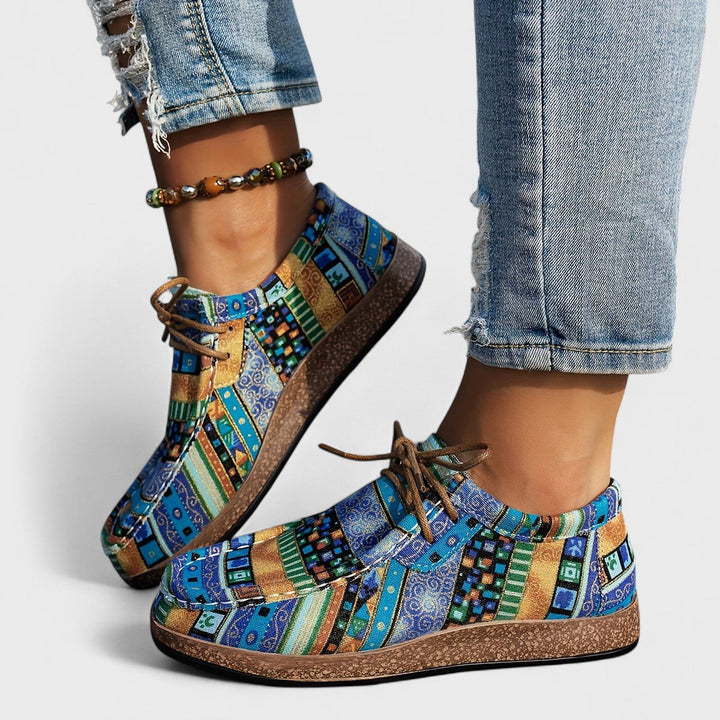 Everyday women's shoes: comfortable casual sneakers with a wide heel for stability and daily wear.