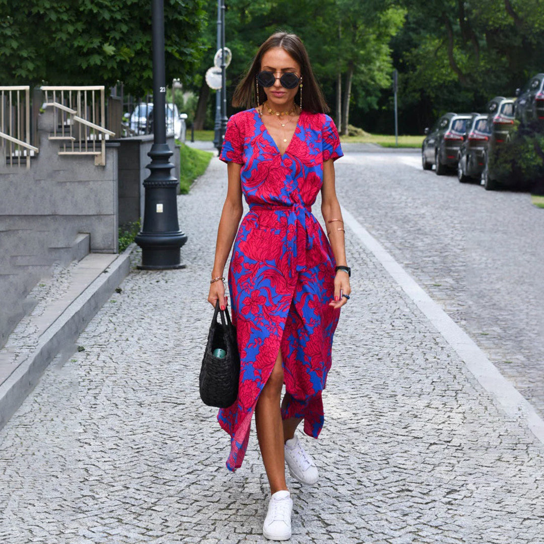 Women's casual summer dress with elegant puff sleeves, perfect for everyday wear.