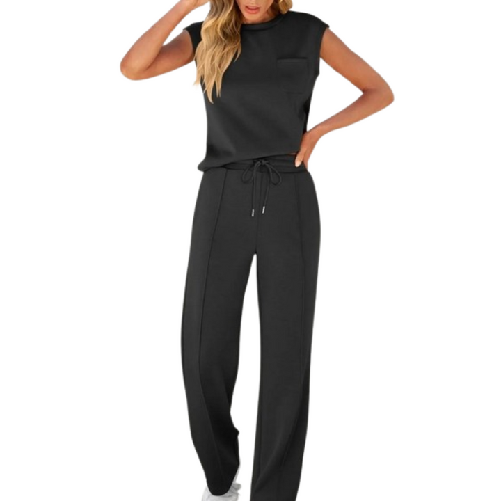 Women's casual summer lounge set in soft fabric & relaxed fit. Comfortable two-piece matching outfit.