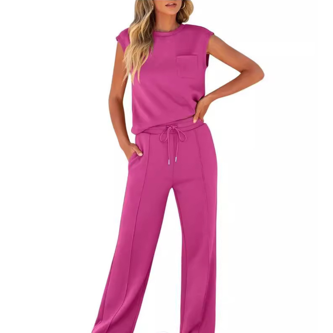 Versatile women's casual summer lounge set. Relaxed fit, soft fabric two-piece outfit for comfortable daily wear.