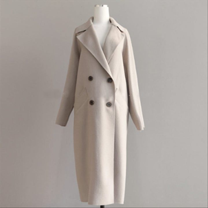 Versatile women's casual long coat, ideal for stylish fall and winter everyday comfort.