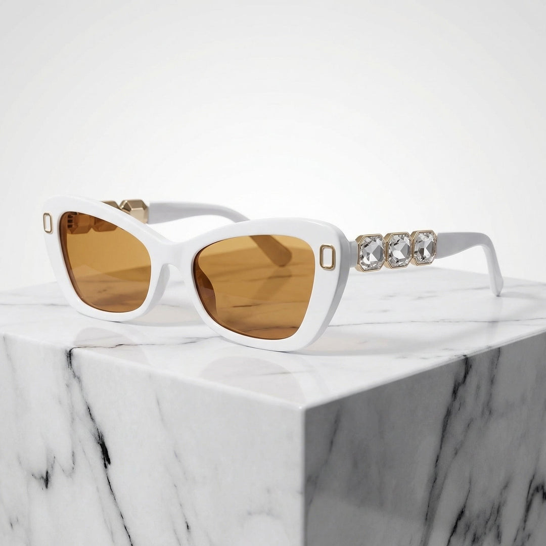 Women's cat-eye sunglasses with UV400 protection. Fashionable and functional eyewear for daily style.