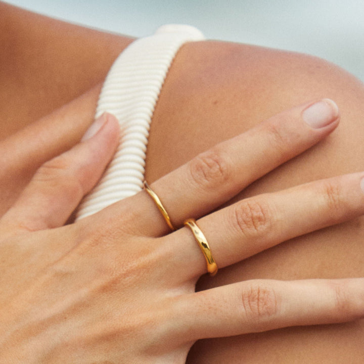 Hypoallergenic, water-resistant women's stackable ring set in gold & silver. Celestial fashion rings for daily wear.