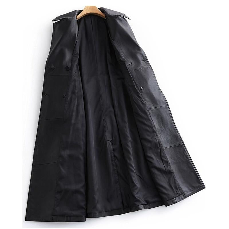 Stylish black trench coat for women, a classic & elegant long jacket for versatile fall fashion.