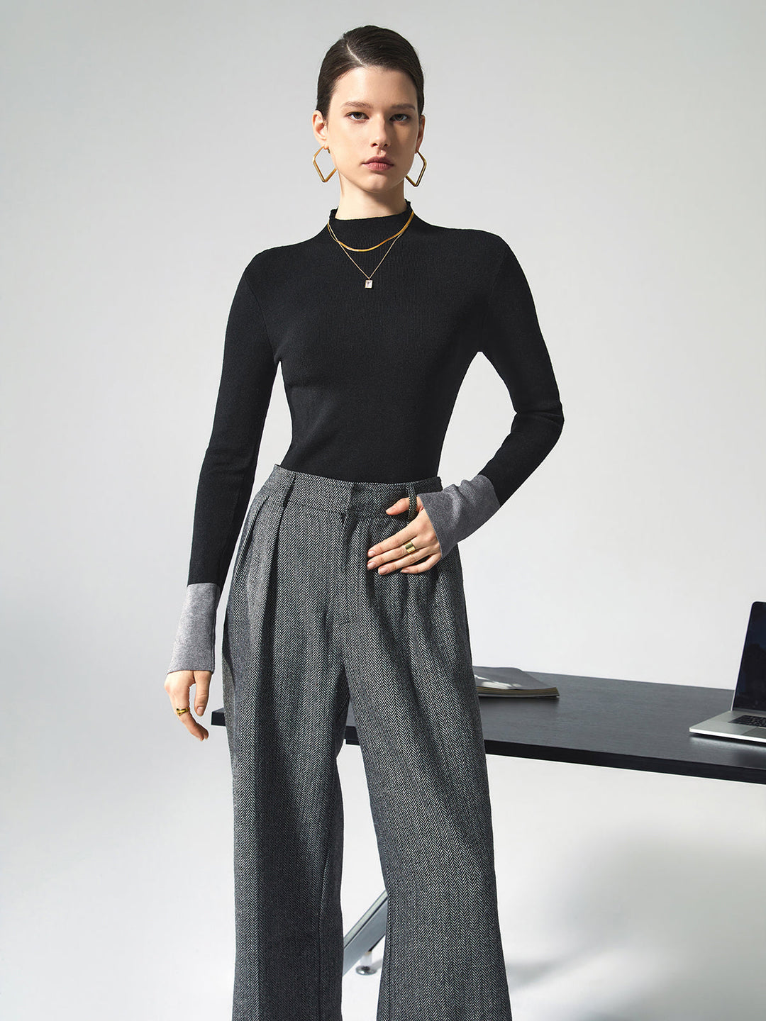 Comfortable women's color block long sleeve top, ideal for fall & winter fashion.