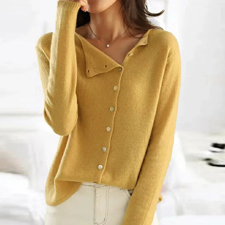 Soft women's long-sleeve comfort sweater. Stylish knit top for everyday elegance, casual autumn & winter wear.