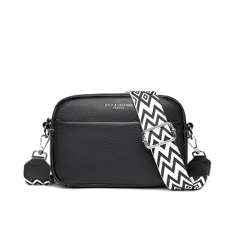 Adjustable strap detail on the women's chic crossbody bag, offering comfort, versatility, and modern style.