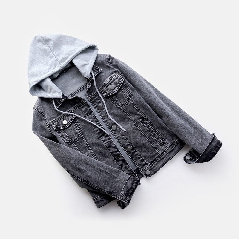 Chic women's hooded denim jacket, a versatile layering piece for spring & fall. Elevate your casual urban fashion.