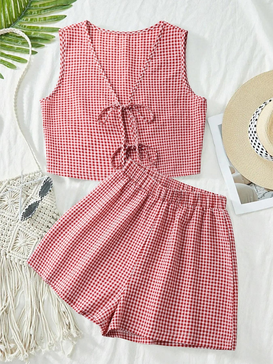 Striped women's two-piece lounge set, featuring a trendy crop top and matching shorts for summer.