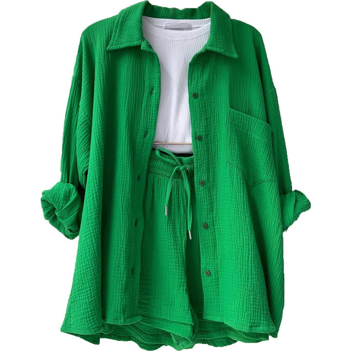 Women's everyday comfort set: button-down shirt & casual shorts, a versatile two-piece ensemble.