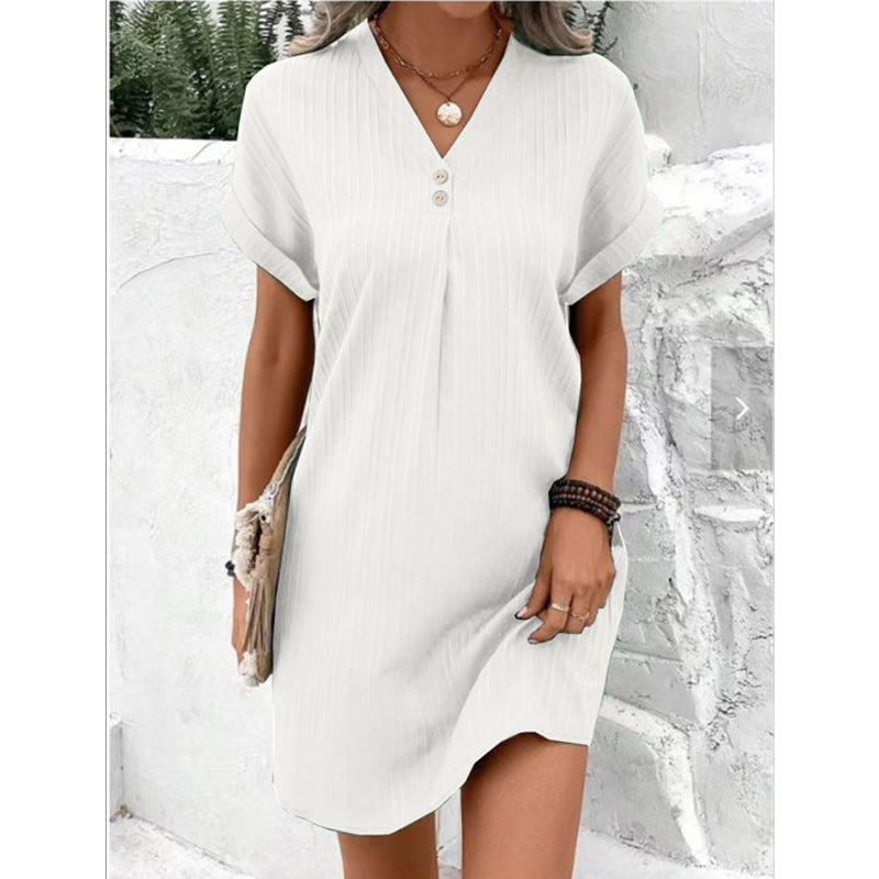 Detail of the chic V-neckline on a women's comfortable summer midi dress, perfect for versatile fashion.