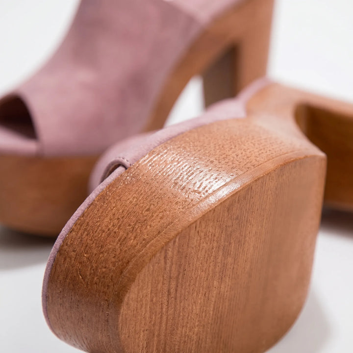 Stylish women's open-toe chunky platform sandals, ideal for summer fashion, parties, and everyday comfort.