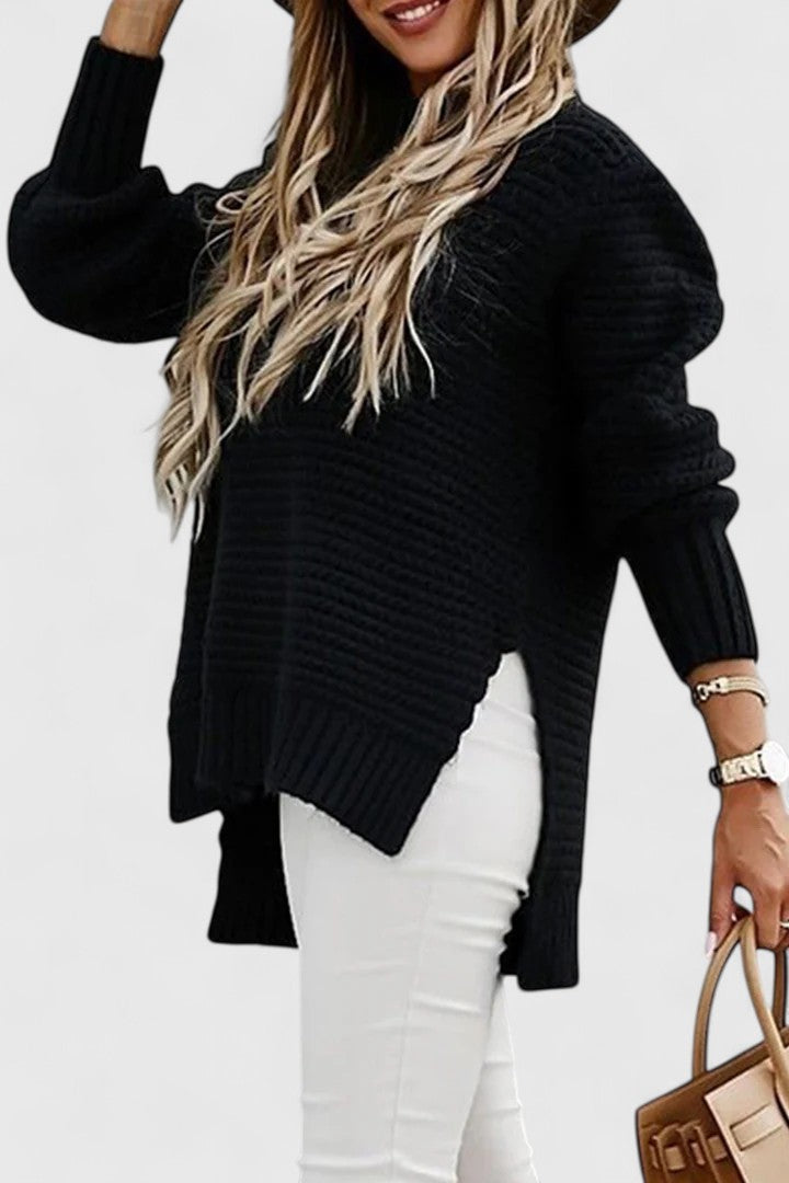 Stylish women's chunky ribbed pullover sweater with a relaxed, oversized fit for ultimate comfort and warmth.