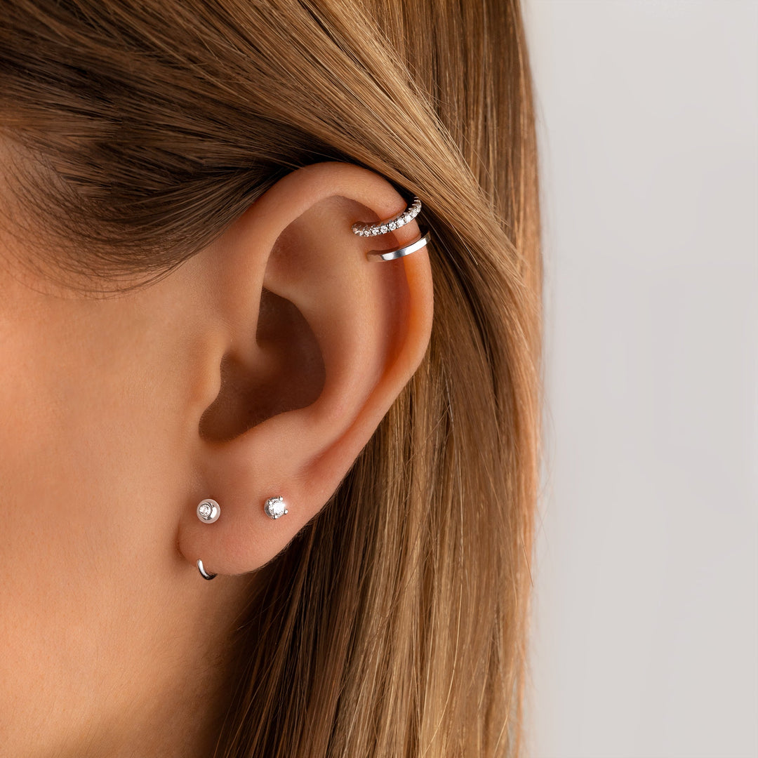 Stylish women's Clara double ear cuff, non-pierced design with brilliant rhinestones. Gold/silver jewelry.