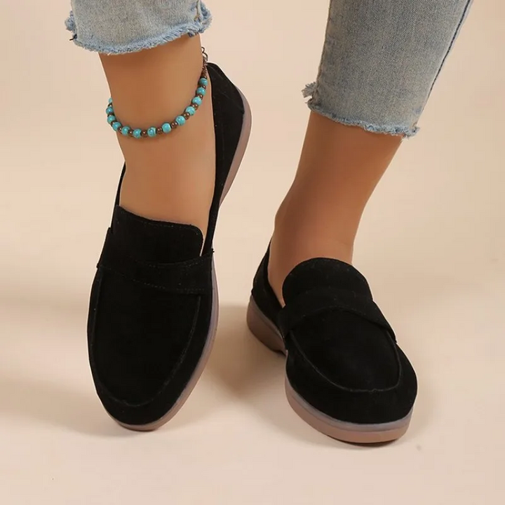 Smart women's casual slip-on shoes, offering comfort and timeless loafer style.