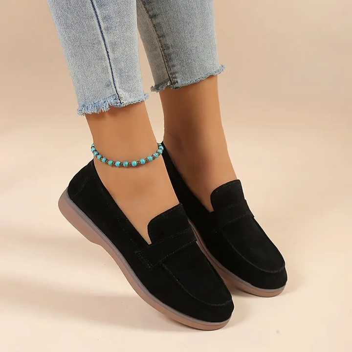 Fashion-forward women's loafers, comfortable slip-on flats for modern everyday looks.