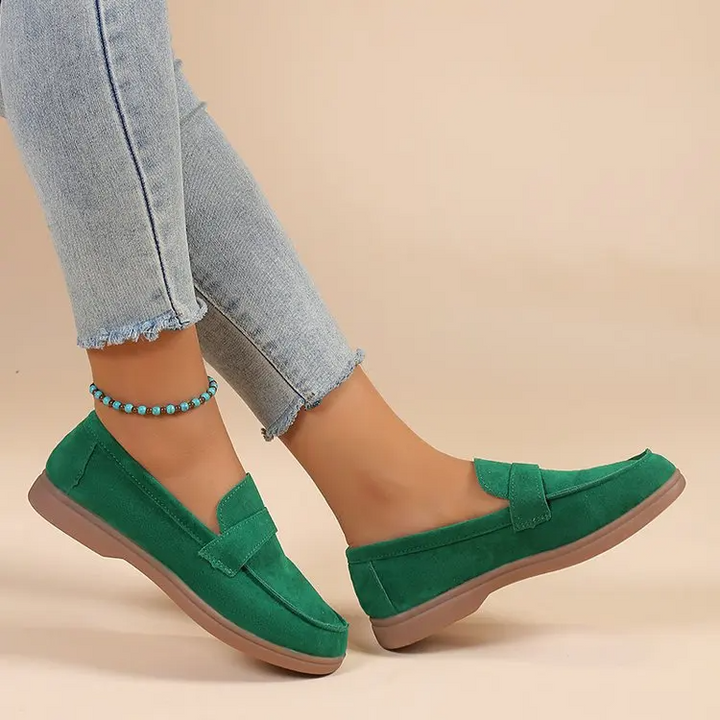 Comfortable women's versatile slip-on flats, perfect for casual everyday wear.