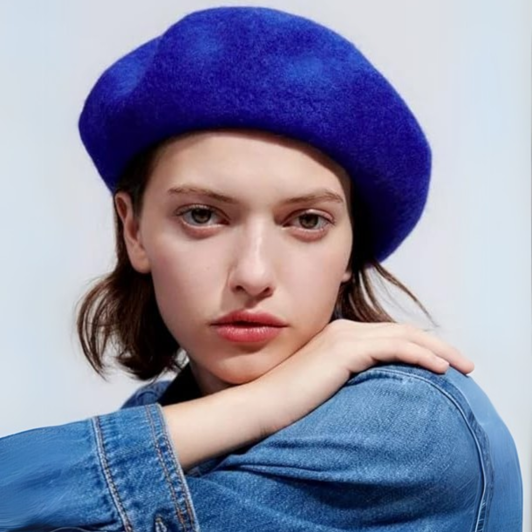 Timeless women's wool beret, perfect for a sophisticated winter wardrobe.