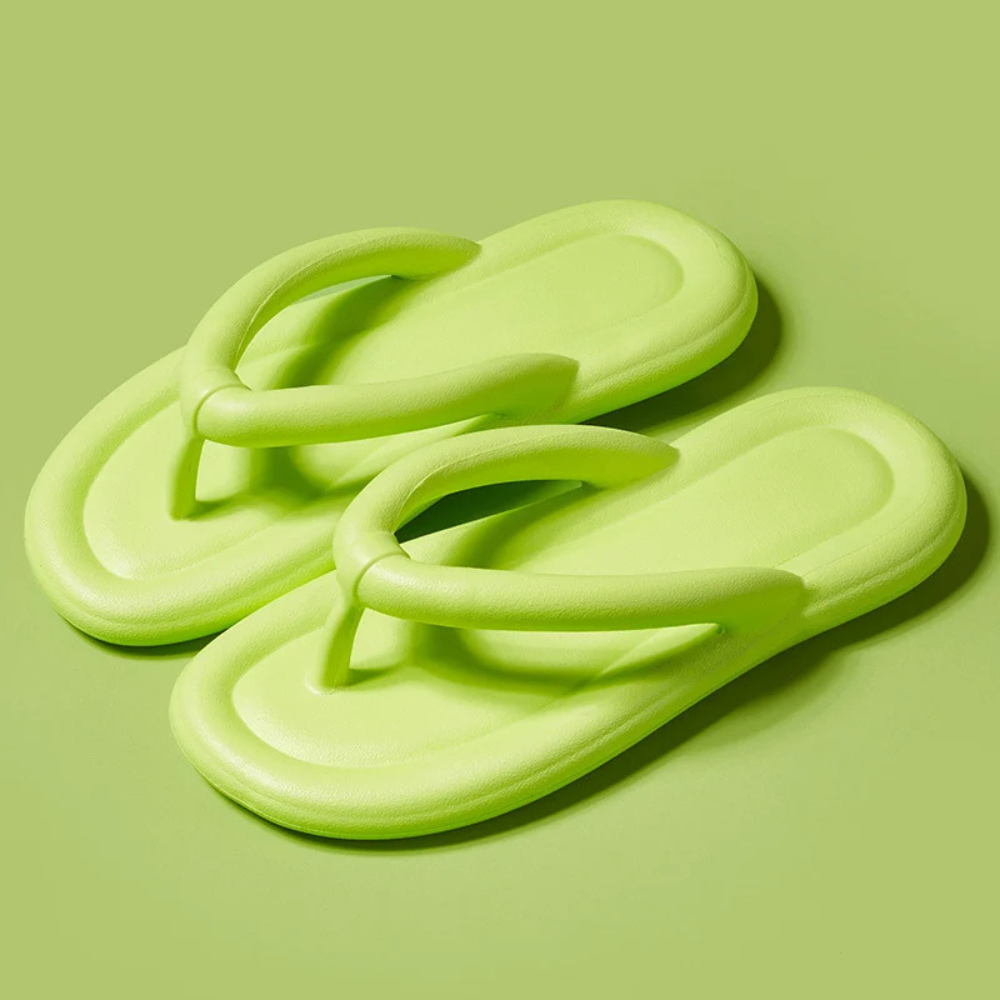 Women's cloud-soft comfort flip-flops, ergonomic design for ultimate foot comfort. Ideal summer footwear.