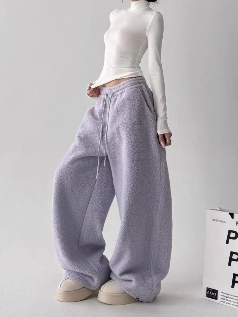 Women's Cloudwalk ultra-soft lounge pants in relaxed fit, perfect for cozy comfort & everyday relaxation.