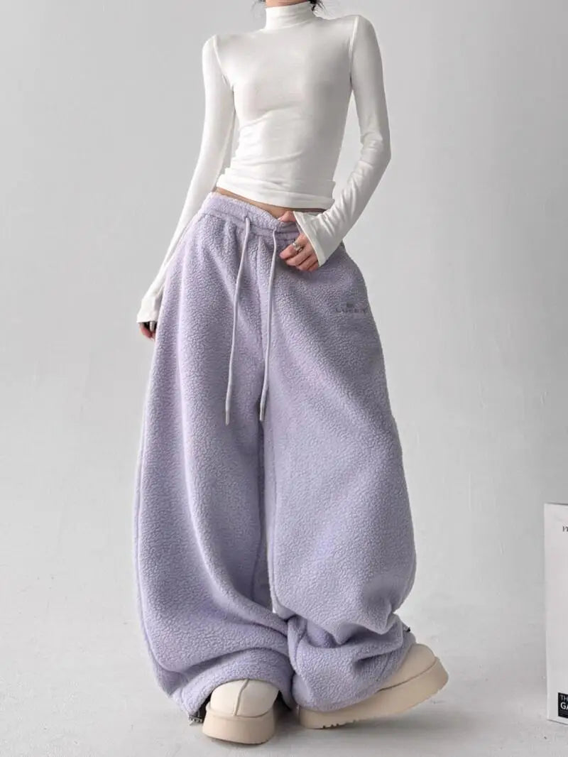 Stylish women's Cloudwalk lounge pants with drawstring, ideal for casual wear, house pants & relaxed fit.