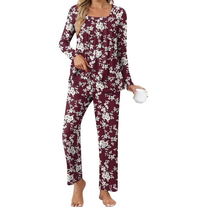 Stylish women's fall fashion lounge set, two-piece pajamas with functional pockets