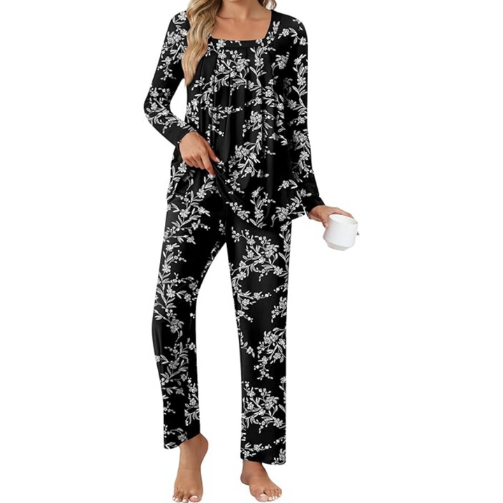 Women's sleepwear, two-piece lounge pajama set with practical side pockets