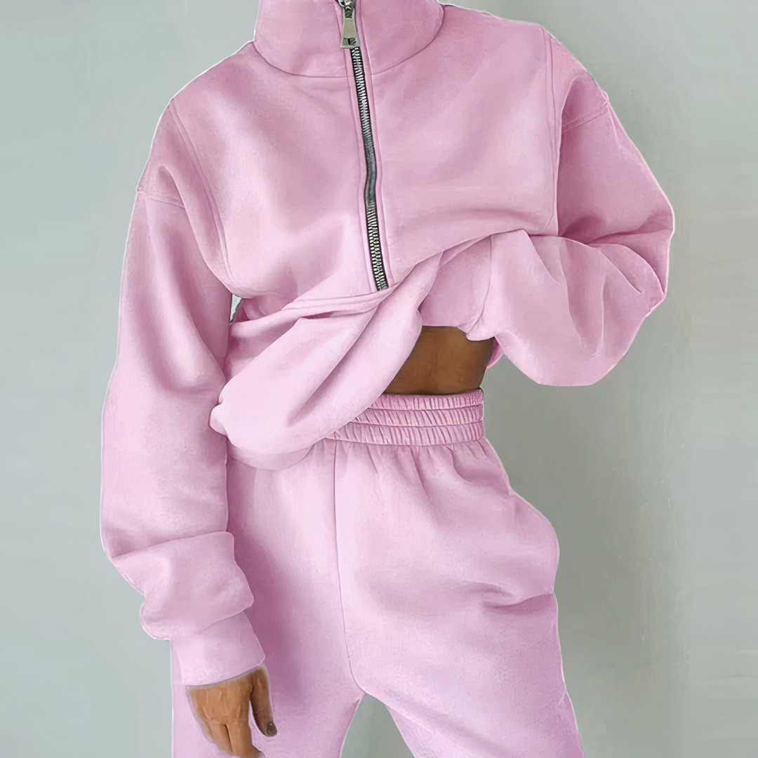 Comfortable women's athletic two-piece set, a versatile casual outfit for active lifestyles.