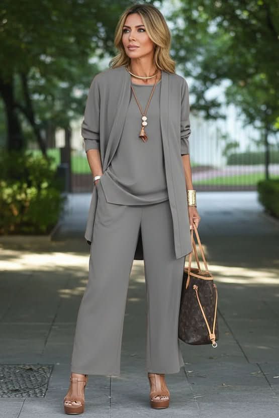 Stylish women's 3-piece summer set: top, shorts & long cardigan. Comfortable loungewear.