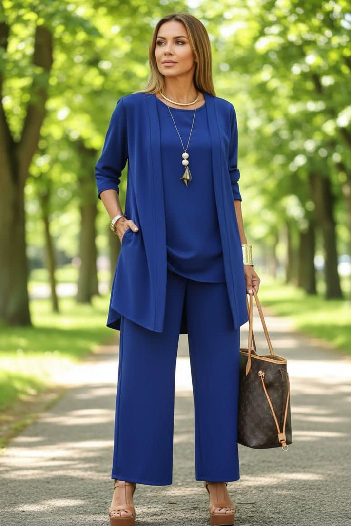 Relaxed fit women's 3-piece summer loungewear set, great for warm weather & travel.