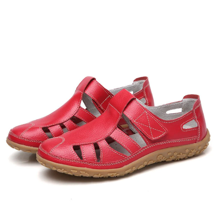 Casual women's walking sandals with excellent foot support and comfort.