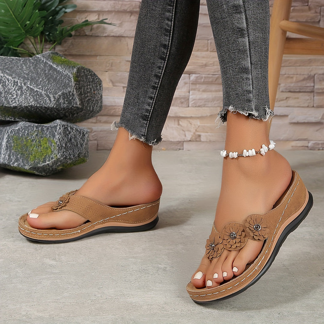 Brown women's comfortable open-toe flat sandals, ideal lightweight summer footwear for walking & casual outings.