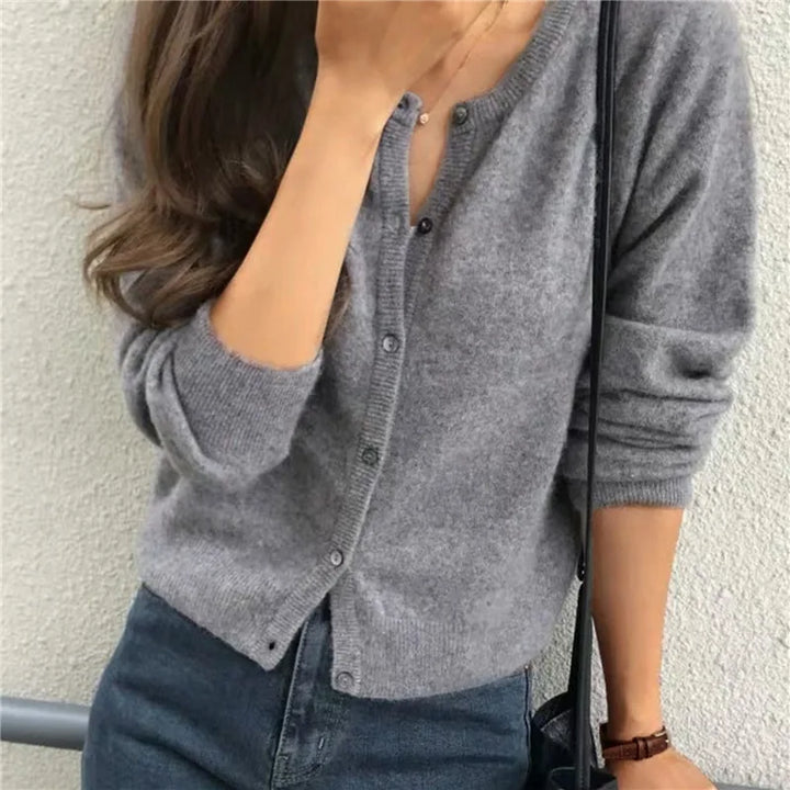 Versatile long-sleeve knitted button-front cardigan for women, stylish and comfortable for any occasion.