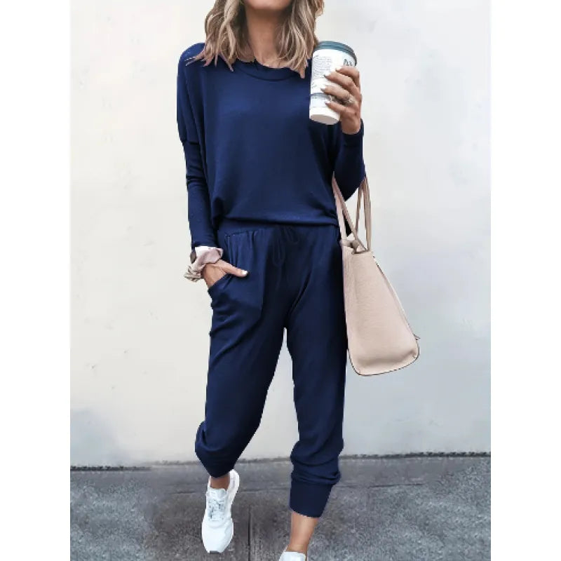 Versatile women's jogger set, a comfortable two-piece crew neck loungewear for everyday casual and active lifestyles.