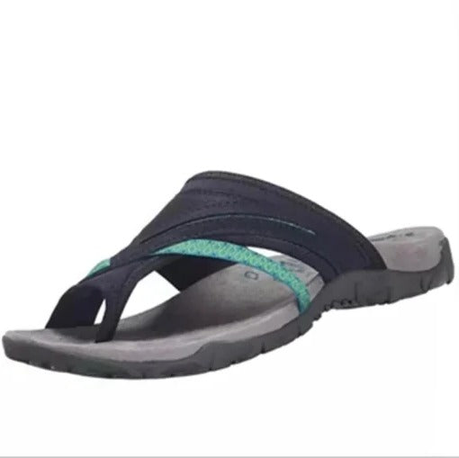 Versatile women's comfortable sandals, featuring cross straps & strong arch support for all-day casual wear.