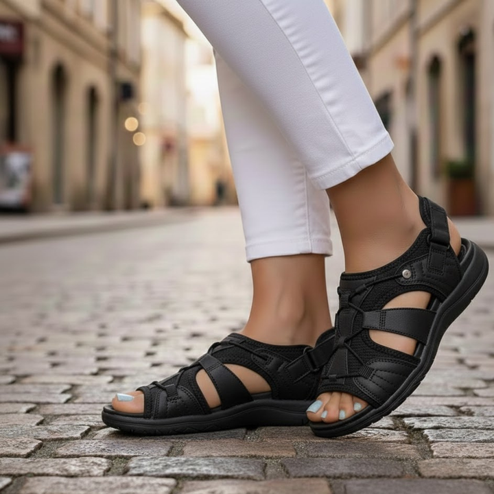 Stylish women's everyday flat sandals, offering superior comfort for warm weather.