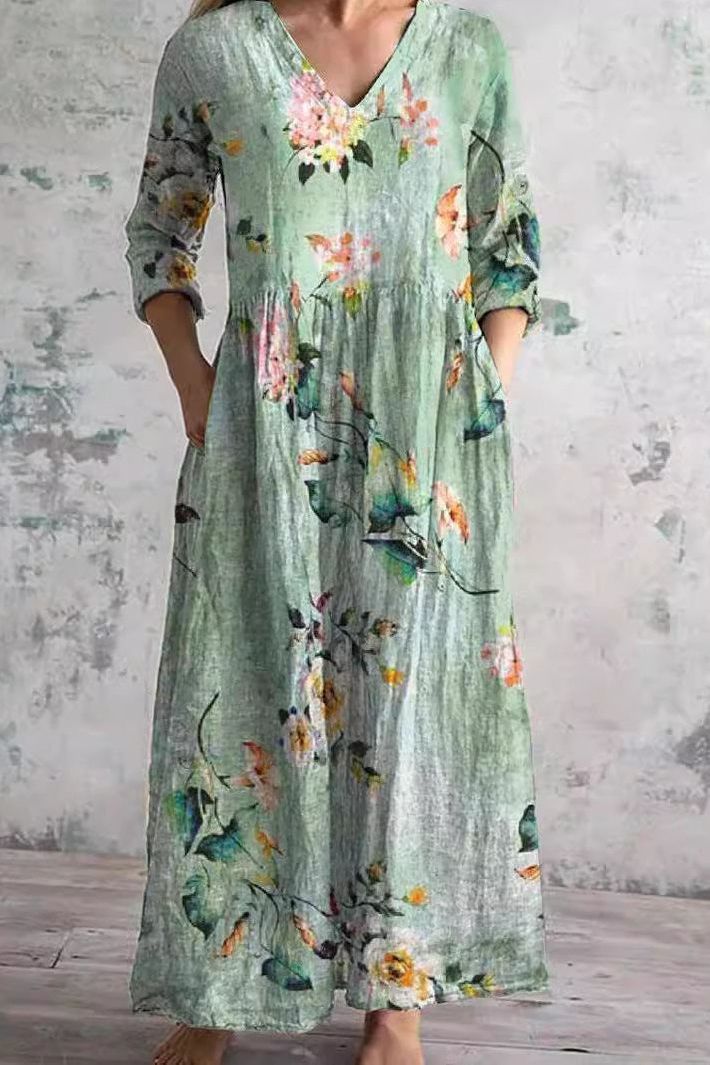 Flowing women's maxi dress, lightweight and comfortable, ideal for warm weather daily wear.
