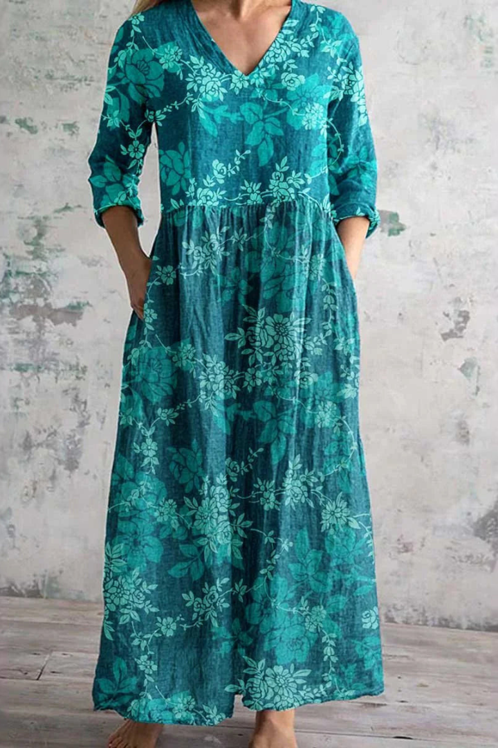 Women's comfortable flowing maxi dress, lightweight for spring/summer, suitable for casual & elegant wear.