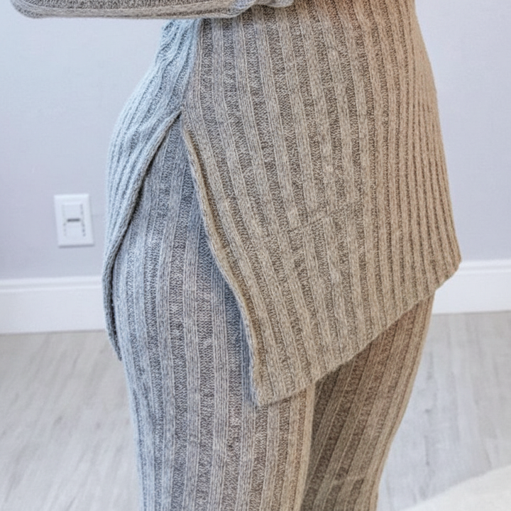 Matching two-piece ribbed loungewear set for women, ideal for comfortable leisurewear